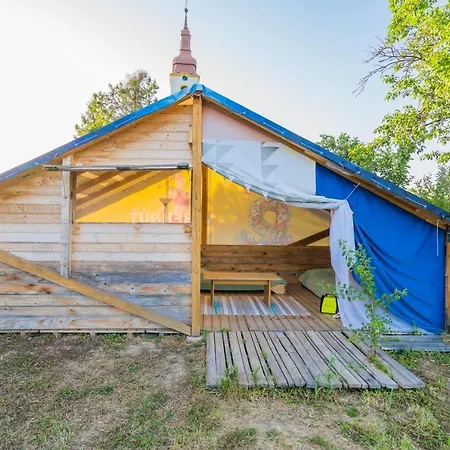 Szellos Ret Nomad Campsite *