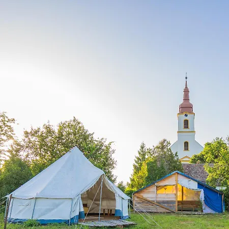 Szellos Ret Nomad Campsite *